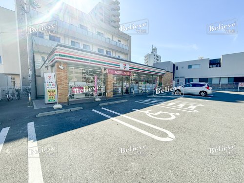 コンビニ　セブンイレブン 久留米荘島町店（コンビニ）まで303m