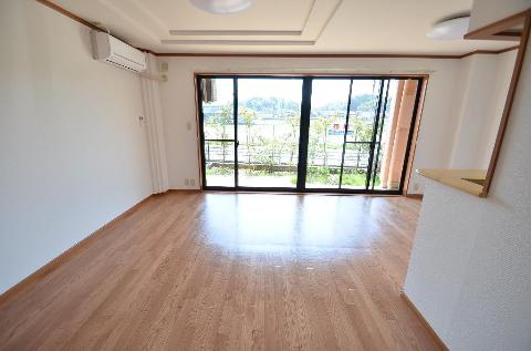 居室・リビング　室内（イメージ）