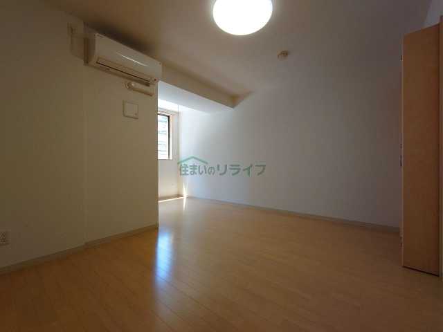 居室・リビング　スリアン神楽坂 201