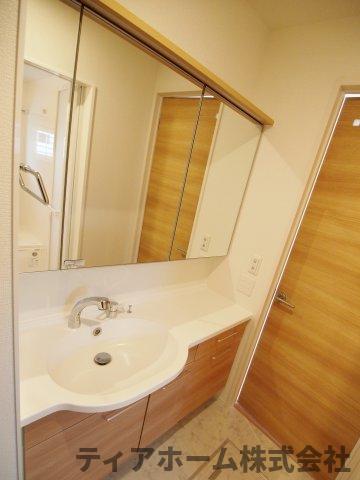 洗面設備　忙しい朝には欠かせない洗面所です