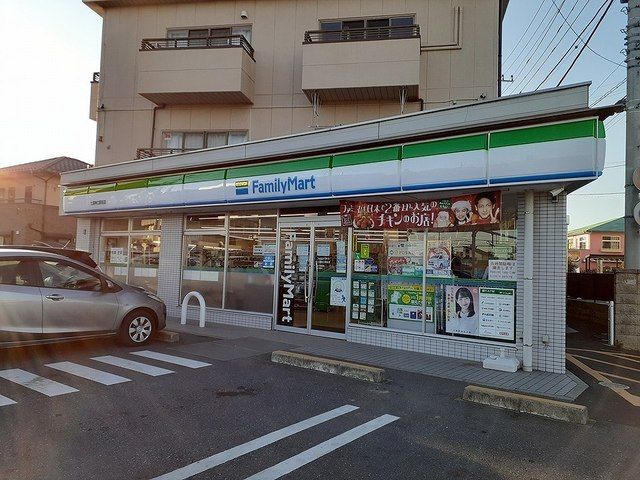 コンビニ　ファミリーマート土浦神立駅前店（コンビニ）まで50m