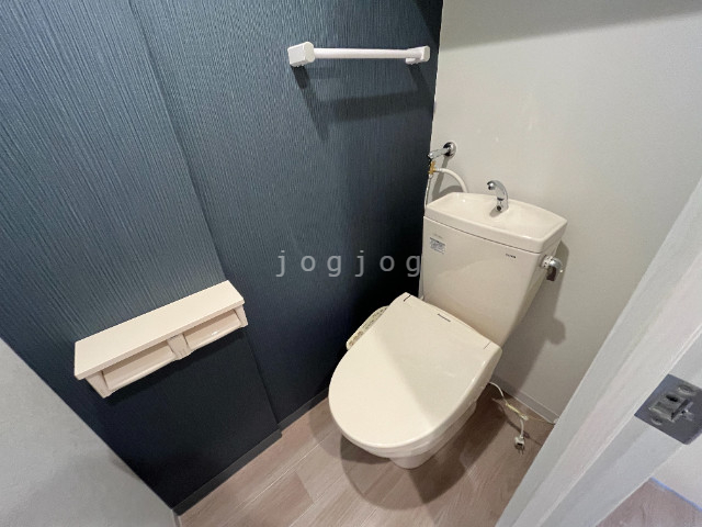 トイレ　温水洗浄便座付き