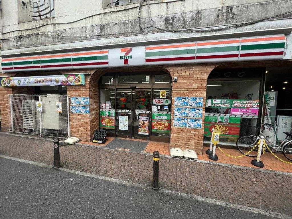 コンビニ　セブンイレブン　池袋東口店（コンビニ）まで90m