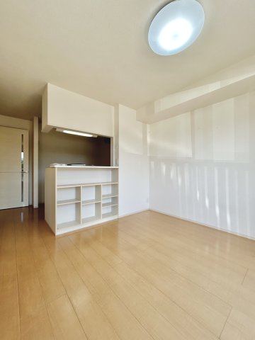 居室・リビング　※同物件　別のお部屋の写真です。