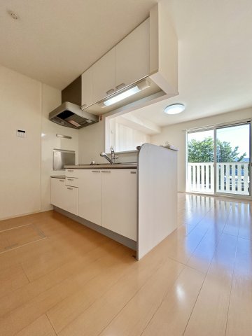 キッチン　※同物件　別のお部屋の写真です。