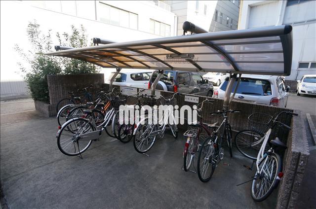 駐車場　自転車置き場あります