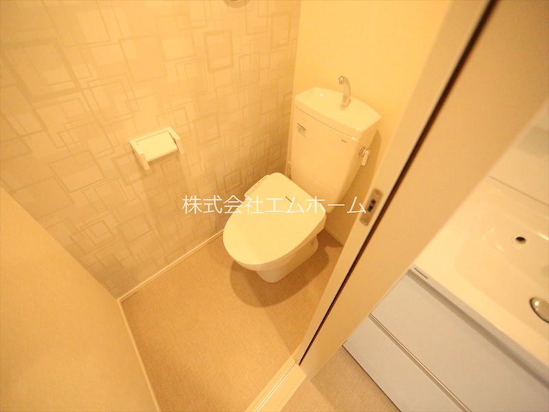 トイレ　温水洗浄暖房便座付トイレ　同仕様写真