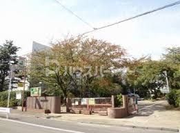 小学校　船橋市立湊町小学校（小学校）まで720m