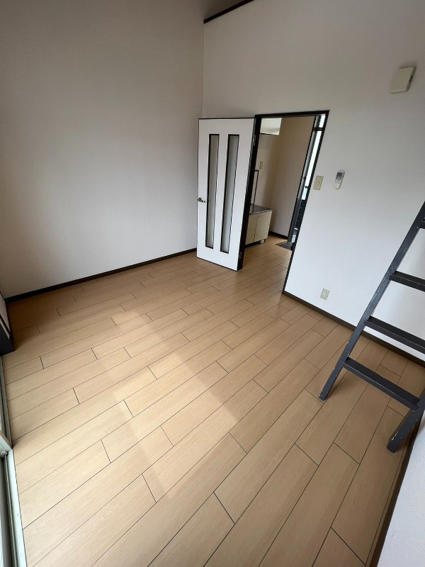 居室・リビング　別号室イメージ