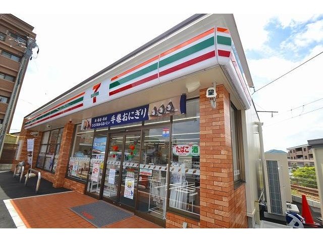 コンビニ　セブンイレブン　広島古市3丁目店（コンビニ）まで302m