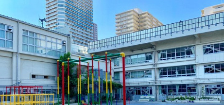 小学校　江東区立元加賀小学校（小学校）まで583m