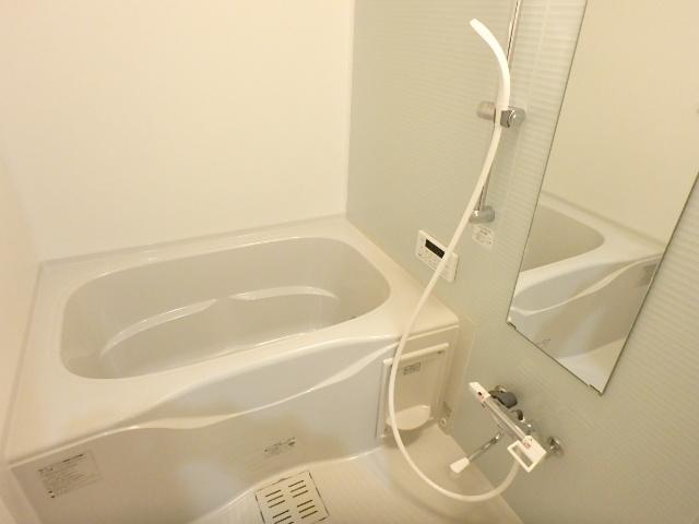 バス・シャワールーム　追焚・浴室乾燥機付きのお風呂です