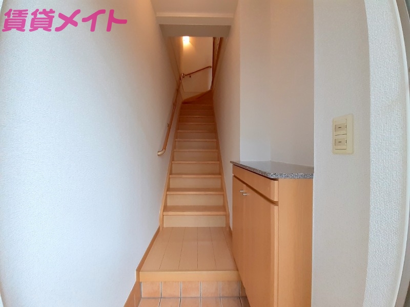 玄関　反転タイプ参考写真