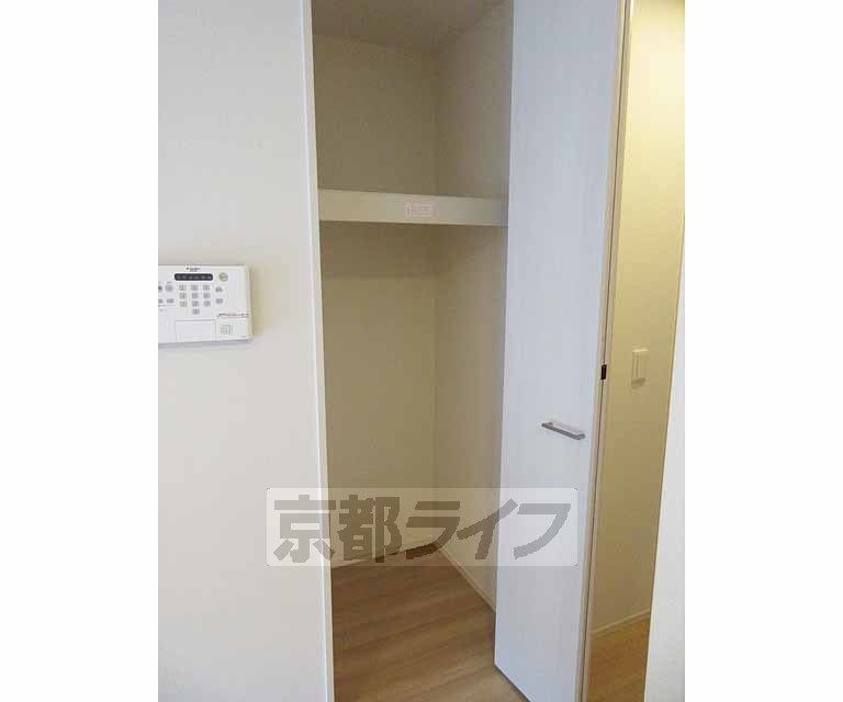 収納　便利なキッチン横の収納・