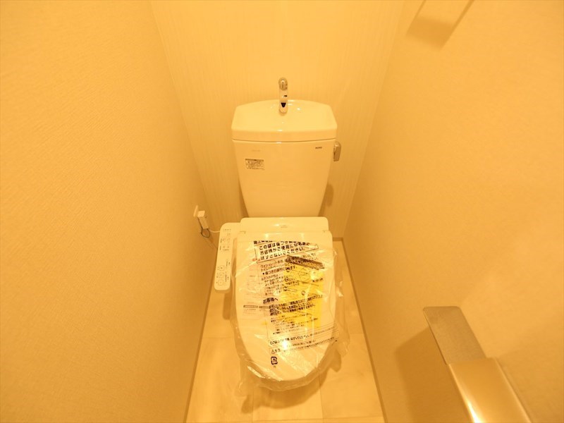 トイレ　温水洗浄暖房便座付トイレ