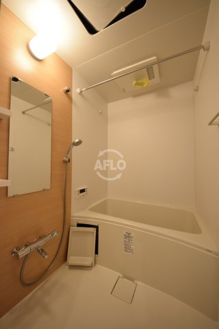 バス・シャワールーム　フォーリアライズ本町レクス　浴室