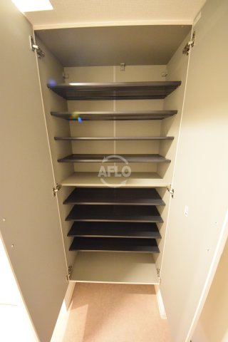 収納　フォーリアライズ本町レクス　シューズボックス