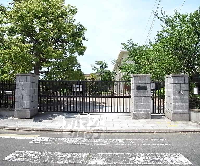 小学校　花園小学校（小学校）まで700m