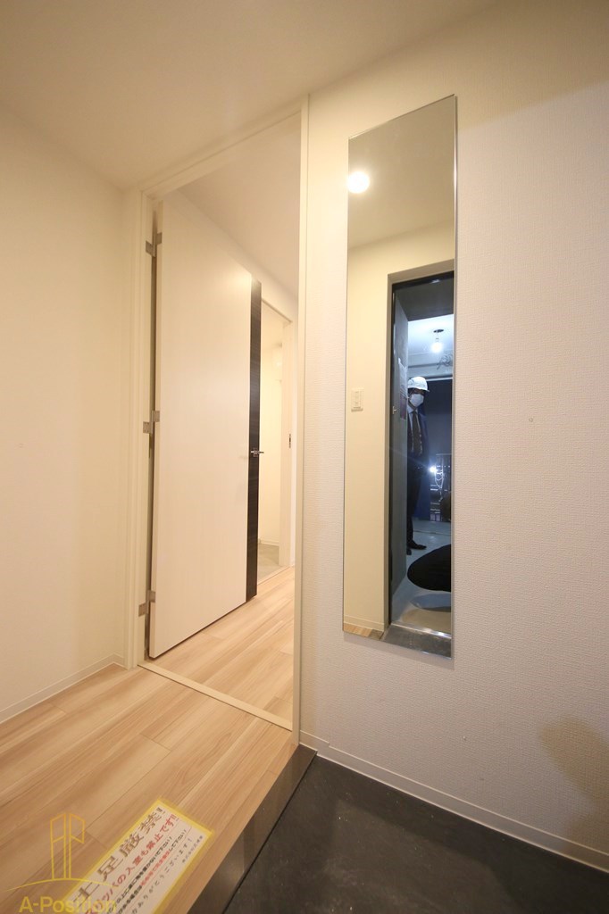 玄関　セレニテ堺筋本町リアン