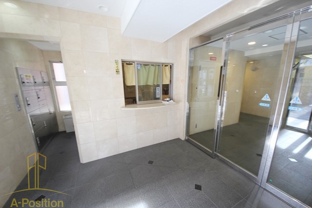 エントランス　ジュネーゼ梅田北プラウディア