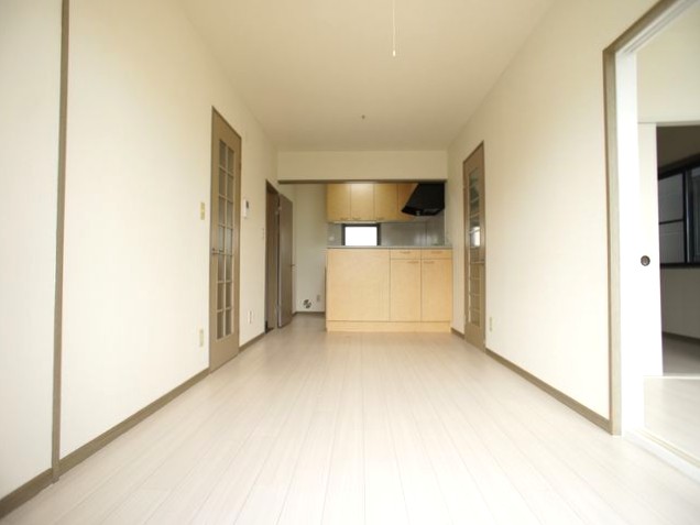 居室・リビング　会話をしながらお料理できる対面キッチンです♪