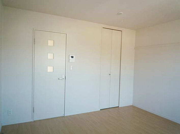 居室・リビング　【広いりびイングで優しい風に包まれて♪】