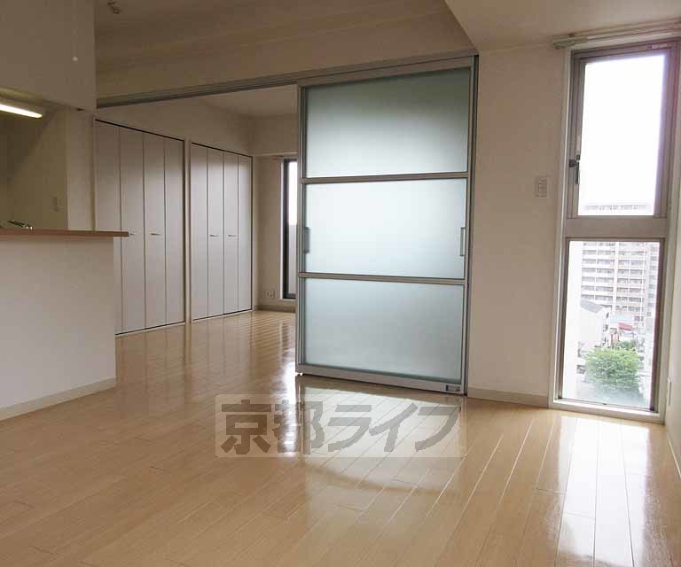 居室・リビング　広々日当り良好です。