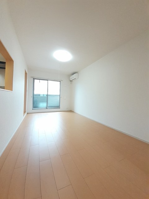 居室・リビング　※写真は同シリーズ類似物件を含む為現況優先とさせて頂きます