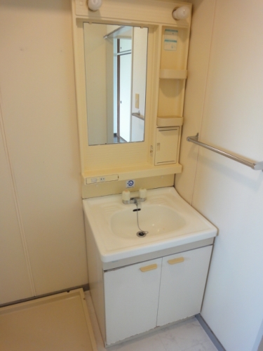 洗面設備　※別のお部屋の写真です。