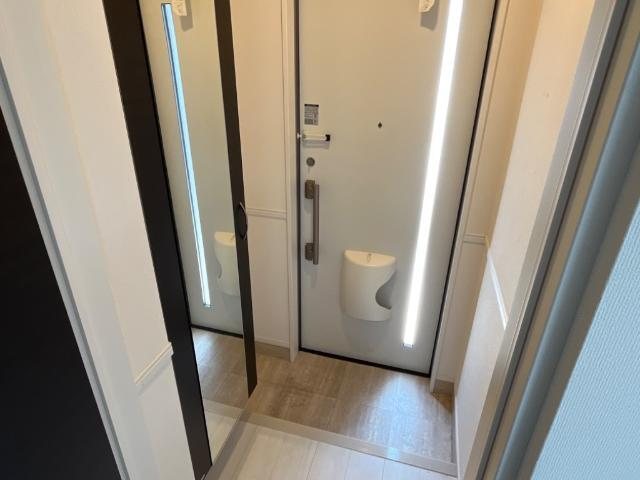 玄関　同仕様内装