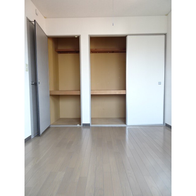 収納　洋室物入