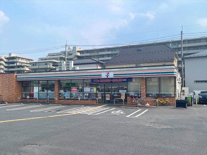 コンビニ　セブンイレブン（コンビニ）まで350m