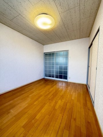 居室・リビング　【コーポリナ】