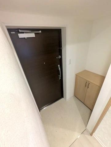 玄関　玄関にも収納があります