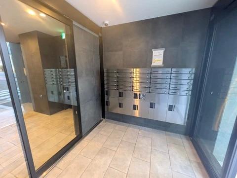 エントランス　オートロック・宅配ボックス完備