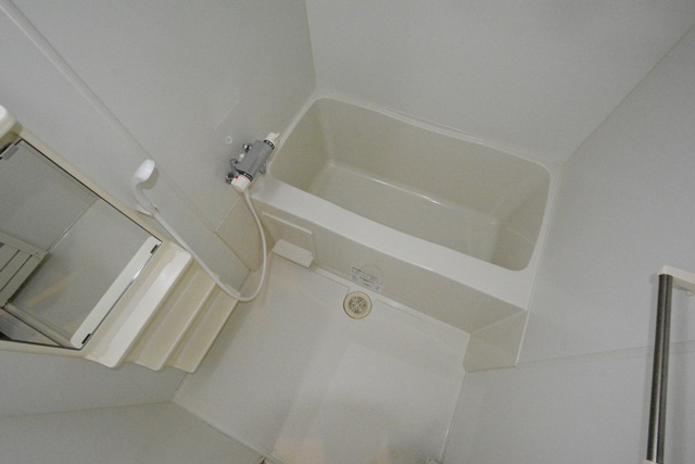 バス・シャワールーム　シンプルで機能的なユニットバス！