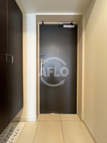 玄関　パークフラッツ江坂　玄関