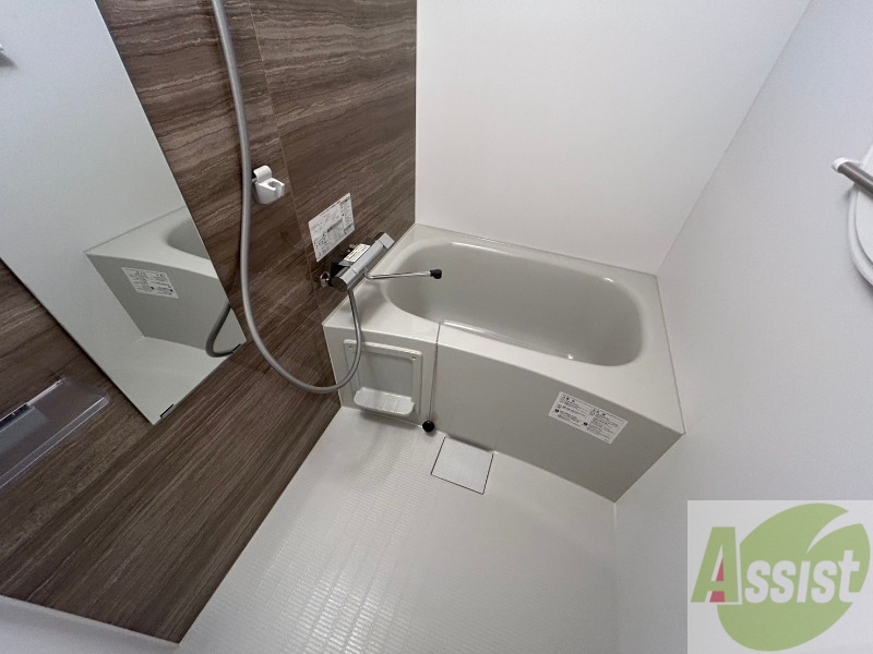 バス・シャワールーム　お風呂になります。一日の疲れを癒してくださいね。