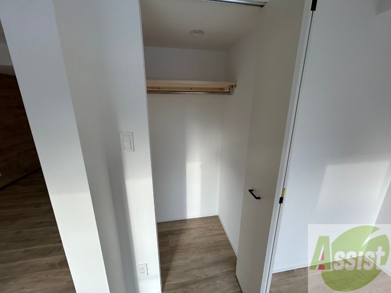 収納　寝室の収納です。部屋がすっきり片付きます。