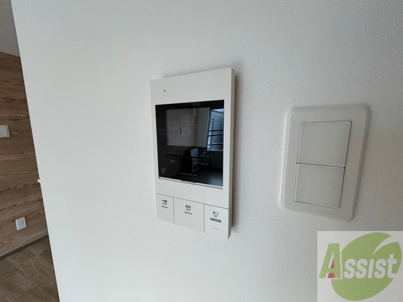 セキュリティ　モニタ付インターホンです。セキュリティ面も安心ですね！