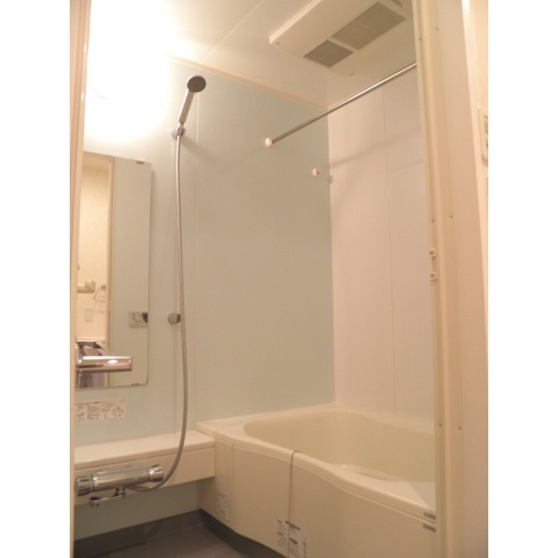 バス・シャワールーム　追い炊き機能付き♪