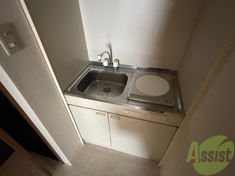 キッチン　こちらはキッチンです。一人暮らしには丁度いいサイズ。