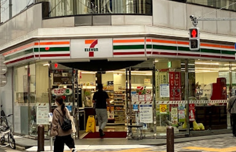 コンビニ　セブン-イレブン 京急蒲田駅前店（コンビニ）まで311m