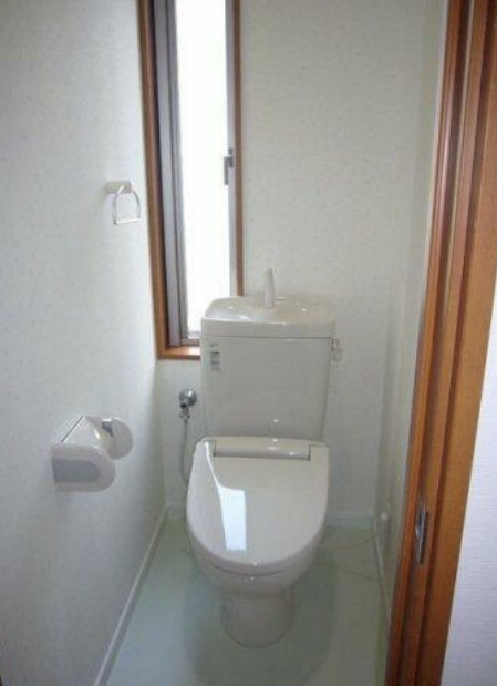 トイレ　落ち着いたトイレです