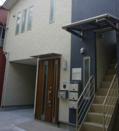 エントランス　建物の内部です