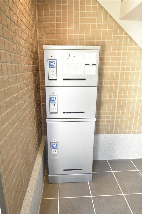 エントランス　宅配ボックス