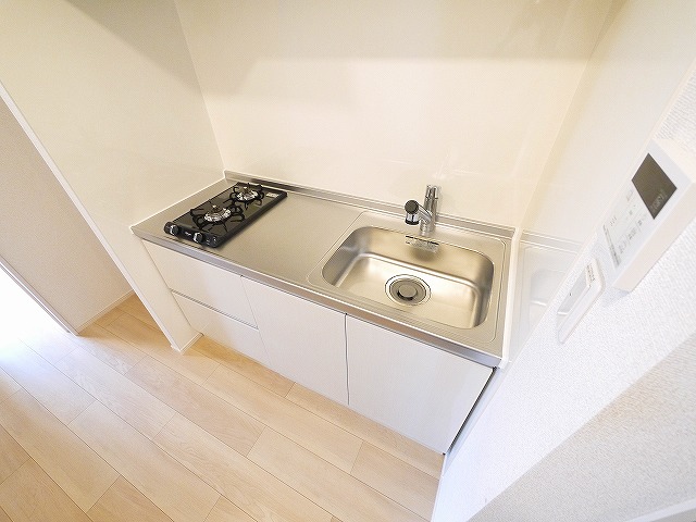 キッチン　コンパクトなキッチンで掃除もラクラク