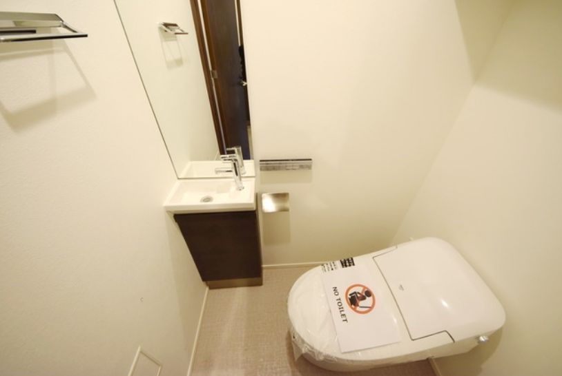 トイレ　写真は同タイプ住居です。