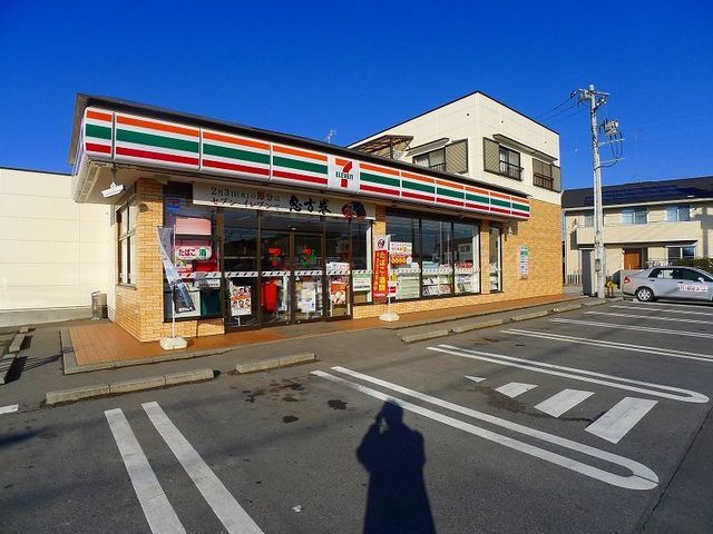 コンビニ　セブンイレブン邑楽中野横町店（コンビニ）まで900m