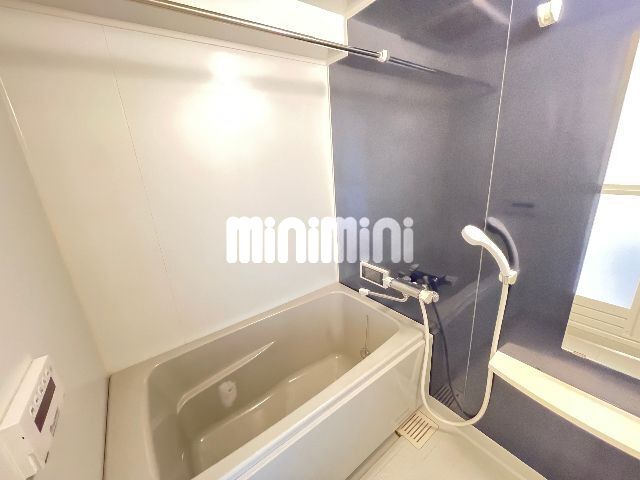 バス・シャワールーム　テレビつきでリラックスバスタイム